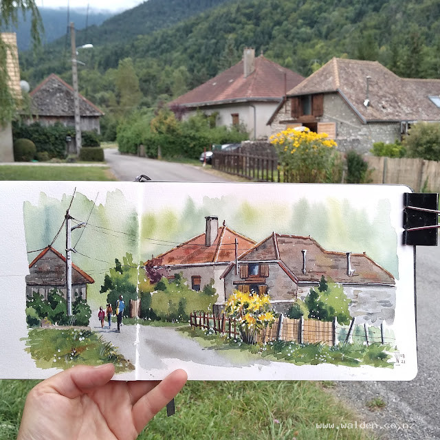 The day was grey and gloomy until I spotted that huge bush of yellow flowers :-)