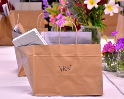 painting flowers in watercolour and ink : class photos