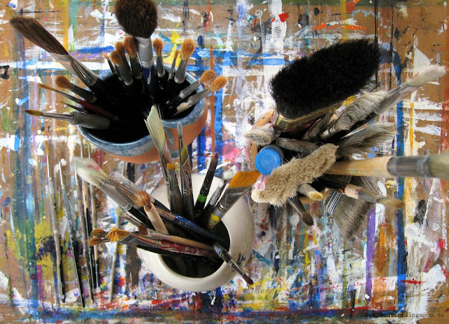 Brushes for painting acrylics and watercolours