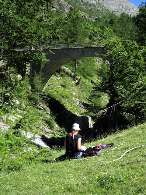 Sketching one of the lovely arched bridges leading up to Col de Cayolle