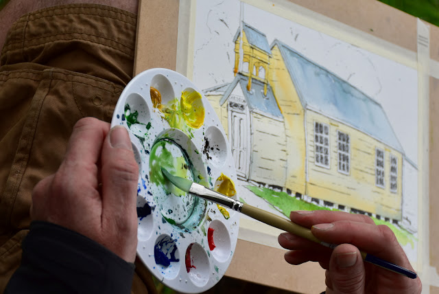 Learn urban sketching with Wanaka art tutor, Renee Walden.