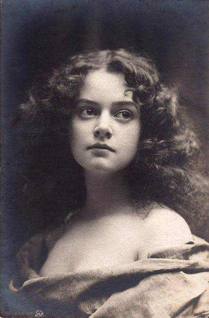 Vintage photography of a woman for inspiration