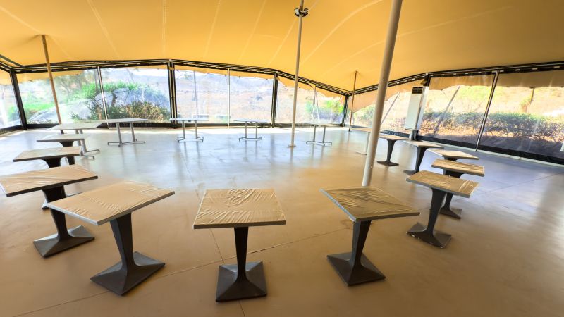 Spacious studio tent